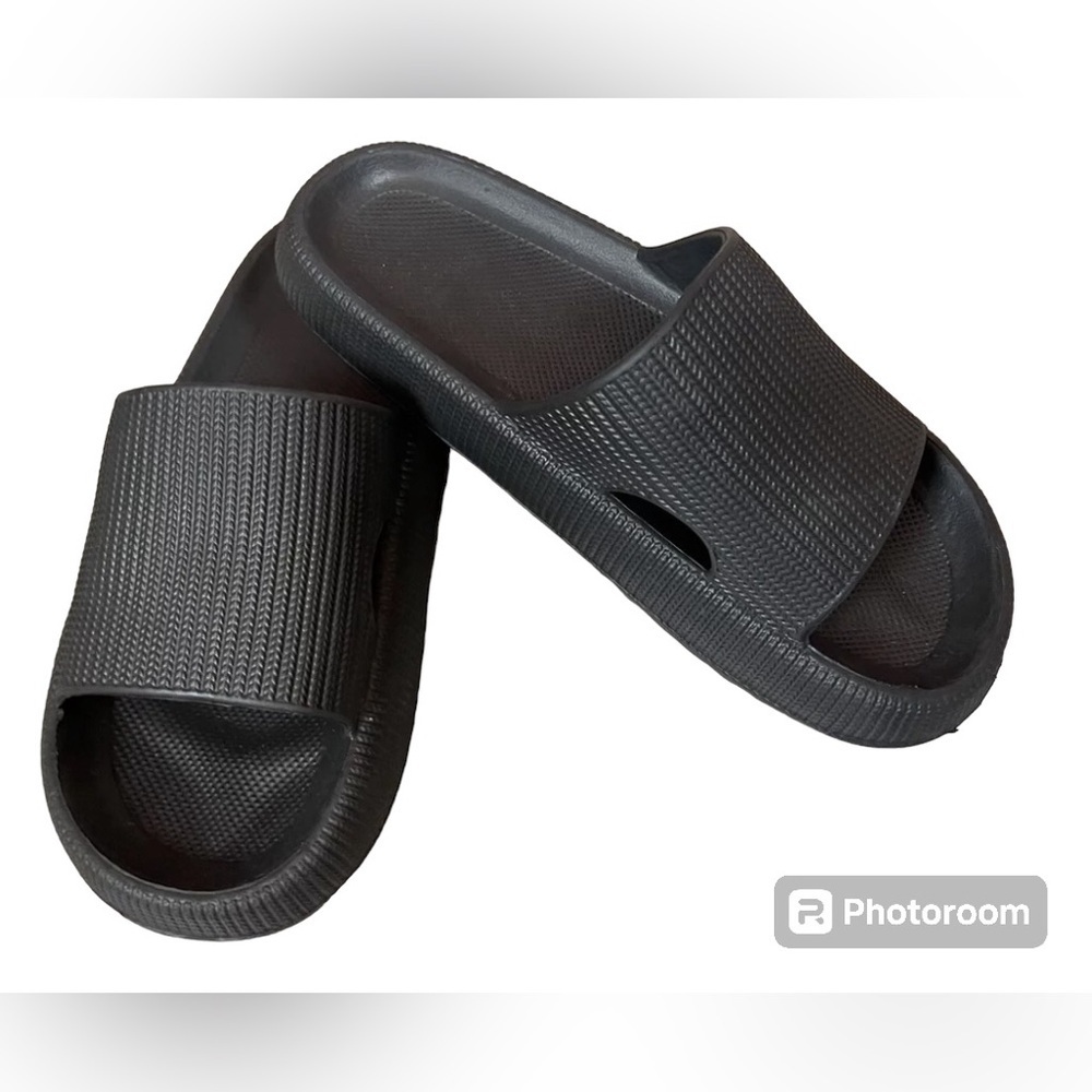 Woven Rubber Sleek Super Soft Sandals Size 38-39 - Picture 2 of 7